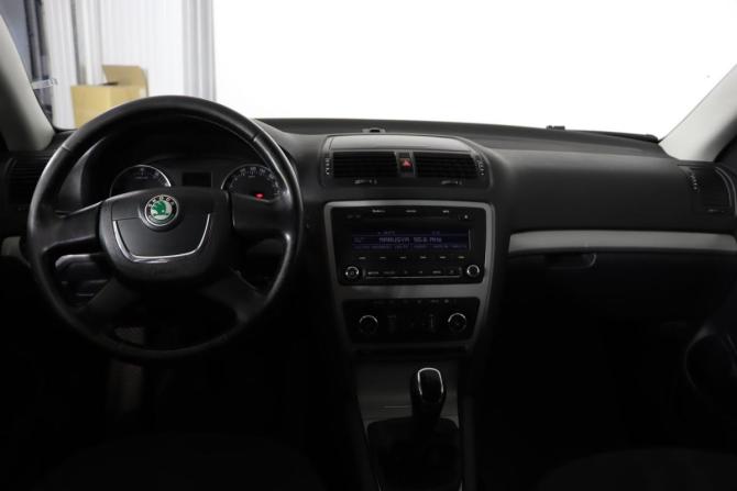 Skoda Octavia II (A5) Рестайлинг с пробегом 2013 года, цена 779 990 рублей, 194077 км, лифтбек, Автокод Объявления