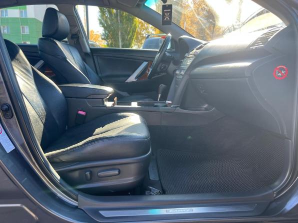 Toyota Camry VI (XV40) Рестайлинг с пробегом 2011 года, цена 1 380 000 рублей, 267426 км, седан, Автокод Объявления