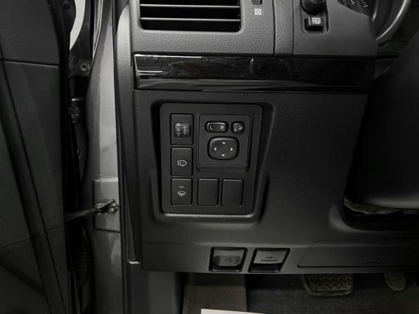 Toyota Land Cruiser Prado 150 Series Рестайлинг 1 с пробегом 2015 года, цена 3 295 000 рублей, 273103 км, внедорожник, Автокод Объявления