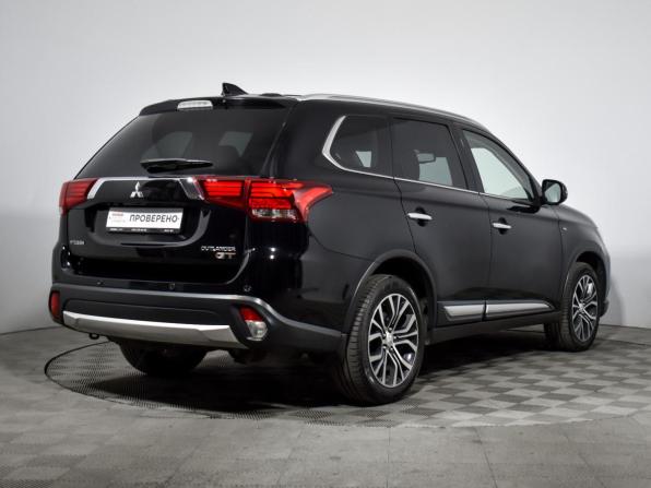 Mitsubishi Outlander III Рестайлинг 2 с пробегом 2018 года, цена 2 647 900 рублей, 88261 км, внедорожник, Автокод Объявления