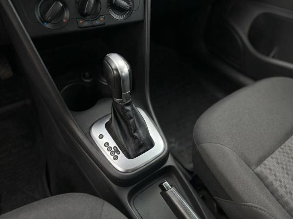 Volkswagen Polo V Рестайлинг с пробегом 2016 года, цена 1 230 000 рублей, 79204 км, седан, Автокод Объявления