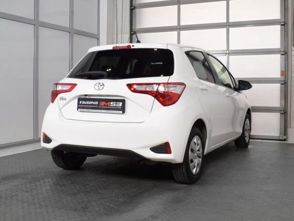 Toyota Vitz III (XP130) Рестайлинг 2 с пробегом 2017 года, цена 929 999 рублей, 67917 км, хэтчбек, Автокод Объявления