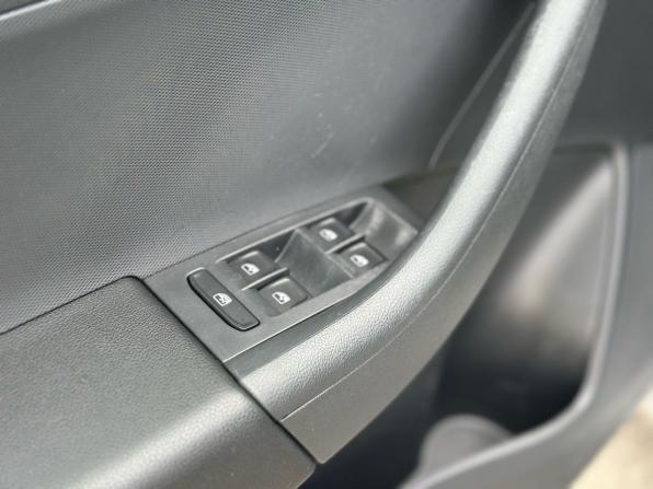 Volkswagen Polo VI с пробегом 2021 года, цена 1 300 000 рублей, 130961 км, лифтбек, Автокод Объявления
