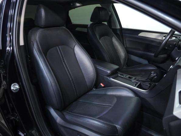 Hyundai Sonata VII (LF) Рестайлинг с пробегом 2018 года, цена 1 929 000 рублей, 98969 км, седан, Автокод Объявления