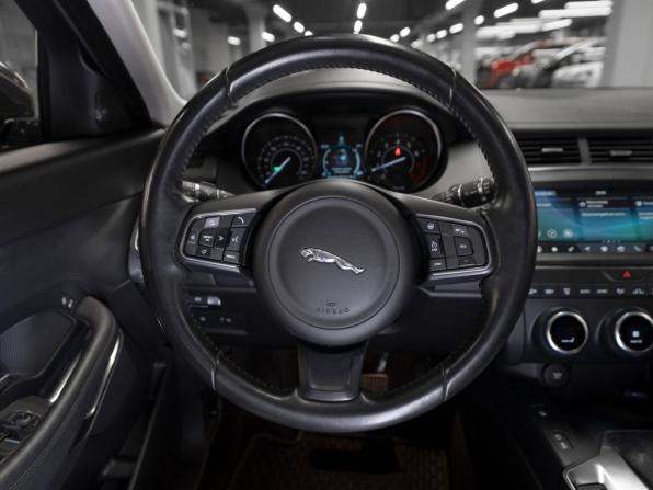 Jaguar E-Pace I с пробегом 2018 года, цена 2 550 000 рублей, 103950 км, внедорожник, Автокод Объявления