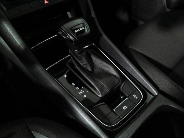 Skoda Karoq I с пробегом 2021 года, цена 2 035 700 рублей, 75000 км, внедорожник, Автокод Объявления