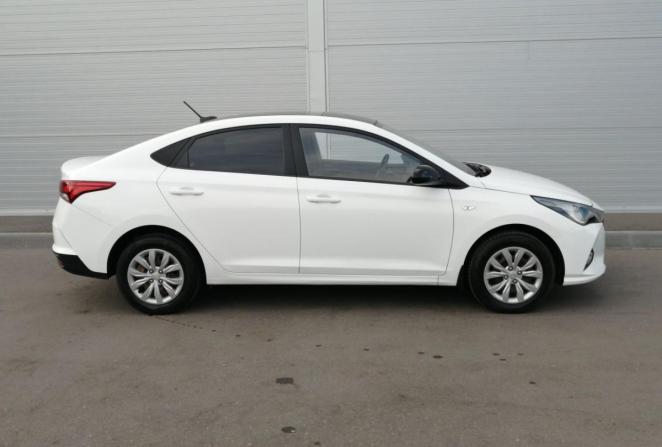 Hyundai Solaris II Рестайлинг с пробегом 2021 года, цена 1 550 000 рублей, 37600 км, седан, Автокод Объявления