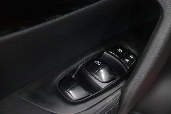 Nissan Qashqai II с пробегом 2017 года, цена 1 440 250 рублей, 179447 км, внедорожник, Автокод Объявления