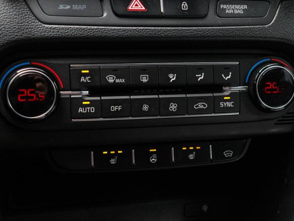 Kia Ceed III с пробегом 2018 года, цена 2 150 000 рублей, 74707 км, универсал, Автокод Объявления