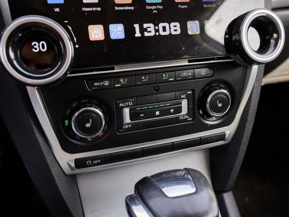 Skoda Octavia II (A5) Рестайлинг с пробегом 2013 года, цена 670 000 рублей, 309104 км, лифтбек, Автокод Объявления