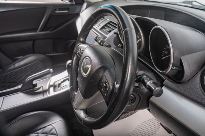 Mazda Axela II с пробегом 2010 года, цена 899 000 рублей, 142000 км, хэтчбек, Автокод Объявления