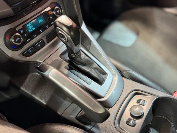 Ford Focus III с пробегом 2012 года, цена 899 000 рублей, 129089 км, хэтчбек, Автокод Объявления