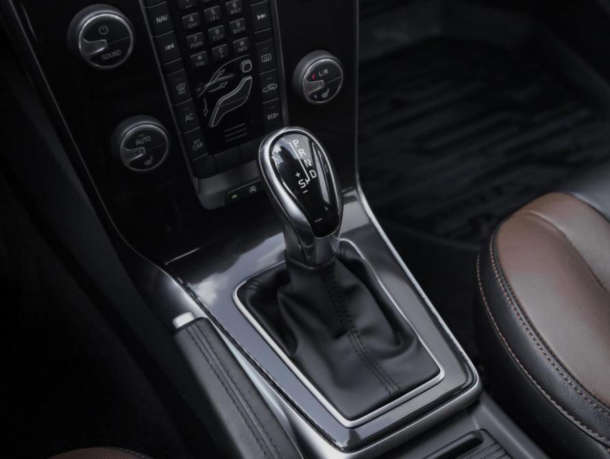 Volvo V40 Cross Country I Рестайлинг Санкт-Петербург  - изображение 17