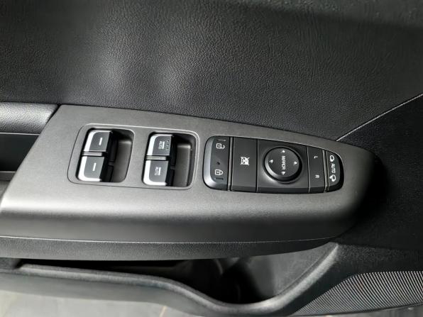 Kia Sportage IV Рестайлинг с пробегом 2022 года, цена 2 499 000 рублей, 61975 км, внедорожник, Автокод Объявления