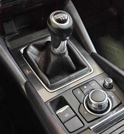 Mazda 6 III (GJ) Рестайлинг с пробегом 2015 года, цена 1 699 000 рублей, 124917 км, седан, Автокод Объявления