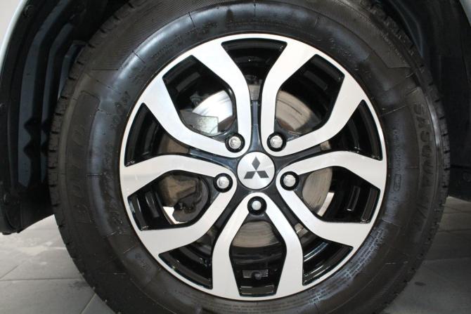 Mitsubishi Outlander III с пробегом 2013 года, цена 1 399 000 рублей, 215000 км, внедорожник, Автокод Объявления