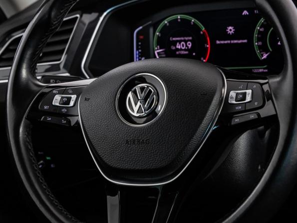 Volkswagen Tiguan II с пробегом 2018 года, цена 2 499 000 рублей, 122287 км, внедорожник, Автокод Объявления