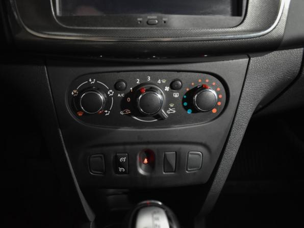 Renault Sandero II Рестайлинг с пробегом 2019 года, цена 1 210 000 рублей, 57936 км, хэтчбек, Автокод Объявления