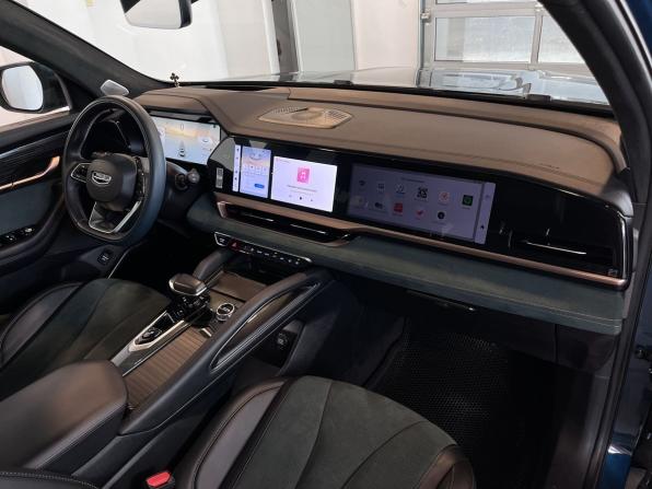 Geely Monjaro I с пробегом 2023 года, цена 3 150 000 рублей, 41121 км, внедорожник, Автокод Объявления