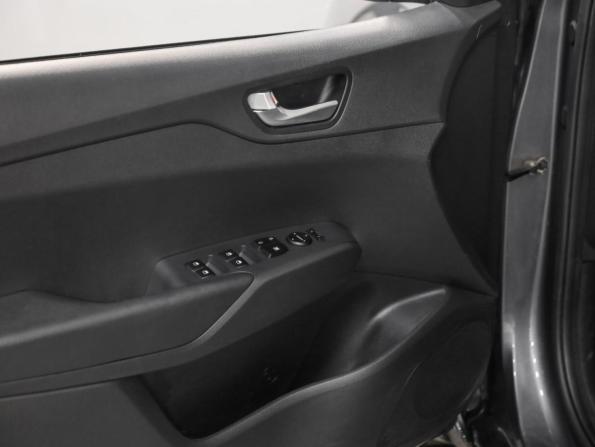 Hyundai Solaris II Рестайлинг с пробегом 2021 года, цена 1 399 000 рублей, 115861 км, седан, Автокод Объявления