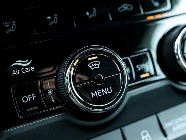 Skoda Karoq I с пробегом 2021 года, цена 2 569 000 рублей, 108411 км, внедорожник, Автокод Объявления