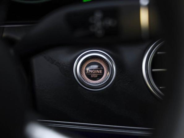 Mercedes-Benz E-Класс V (W213 S213 C238) Рестайлинг с пробегом 2021 года, цена 3 399 000 рублей, 142794 км, седан, Автокод Объявления