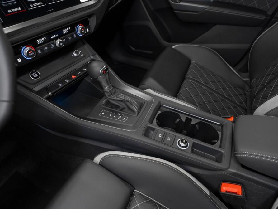 Audi Q3 II (F3) Москва  - изображение 16