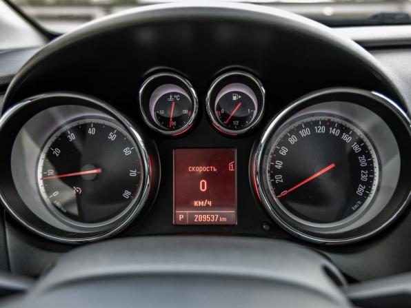 Opel Astra J с пробегом 2011 года, цена 815 000 рублей, 209537 км, хэтчбек, Автокод Объявления
