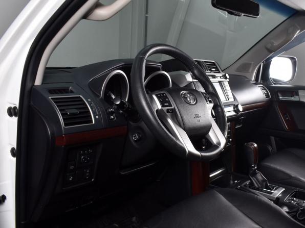 Toyota Land Cruiser Prado 150 Series Рестайлинг 1 с пробегом 2016 года, цена 4 099 999 рублей, 204597 км, внедорожник, Автокод Объявления