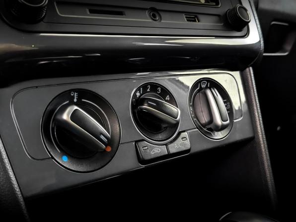 Volkswagen Polo V Рестайлинг с пробегом 2019 года, цена 1 345 000 рублей, 65570 км, седан, Автокод Объявления
