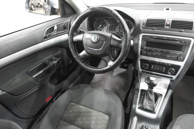Skoda Octavia II (A5) Рестайлинг с пробегом 2011 года, цена 939 000 рублей, 346000 км, лифтбек, Автокод Объявления