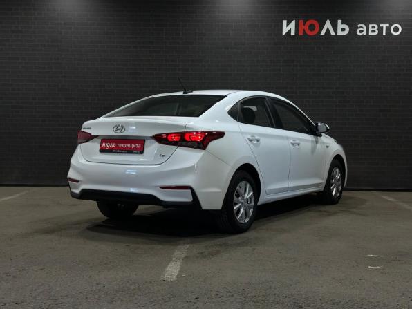 Hyundai Solaris II с пробегом 2018 года, цена 1 320 000 рублей, 54807 км, седан, Автокод Объявления
