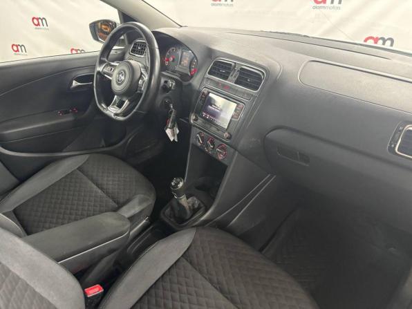 Volkswagen Polo V Рестайлинг с пробегом 2018 года, цена 999 000 рублей, 115000 км, седан, Автокод Объявления