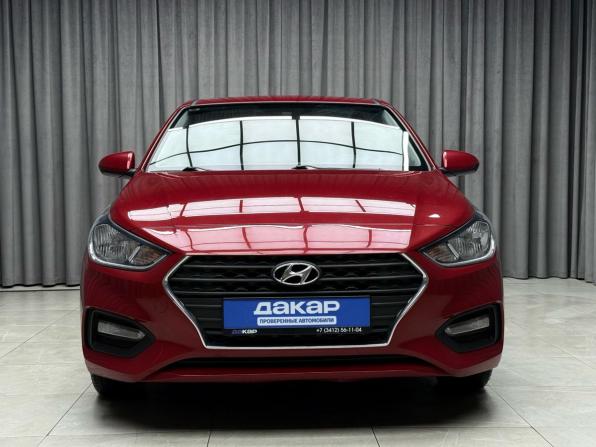 Hyundai Solaris II с пробегом 2017 года, цена 1 299 000 рублей, 124796 км, седан, Автокод Объявления