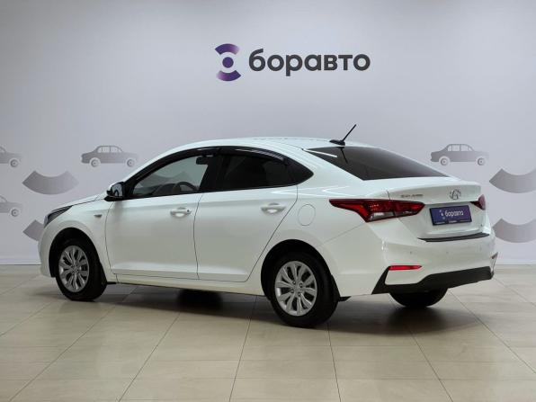 Hyundai Solaris II с пробегом 2017 года, цена 1 390 000 рублей, 82134 км, седан, Автокод Объявления