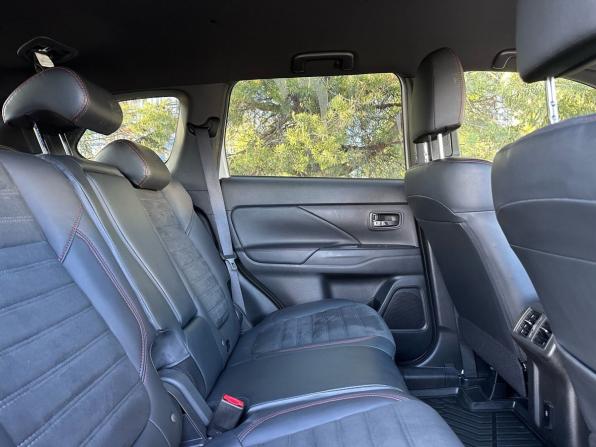 Mitsubishi Outlander III Рестайлинг 3 с пробегом 2021 года, цена 2 499 000 рублей, 128126 км, внедорожник, Автокод Объявления