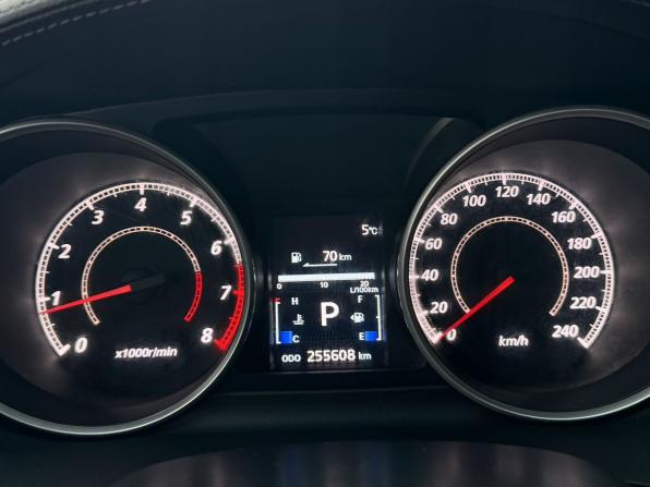 Mitsubishi Outlander II Рестайлинг с пробегом 2010 года, цена 997 000 рублей, 255608 км, внедорожник, Автокод Объявления