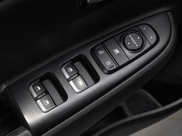 Kia Rio IV Рестайлинг с пробегом 2022 года, цена 1 700 000 рублей, 73422 км, седан, Автокод Объявления