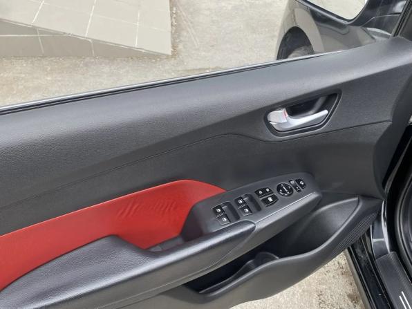 Hyundai Solaris II Рестайлинг с пробегом 2021 года, цена 1 500 000 рублей, 163264 км, седан, Автокод Объявления