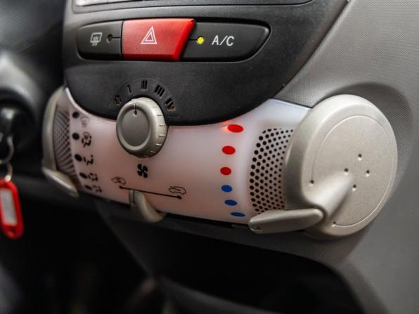 Peugeot 107 I Рестайлинг с пробегом 2009 года, цена 499 000 рублей, 151676 км, хэтчбек, Автокод Объявления