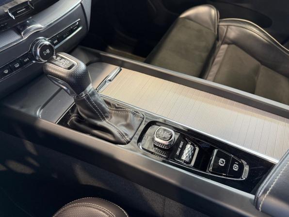 Volvo XC60 II с пробегом 2019 года, цена 4 080 000 рублей, 108849 км, внедорожник, Автокод Объявления