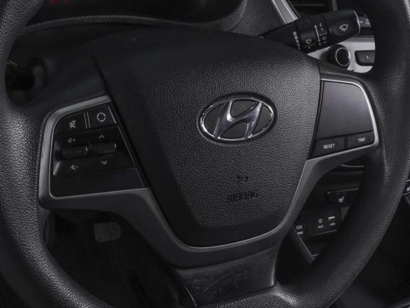 Hyundai Solaris II с пробегом 2017 года, цена 1 460 000 рублей, 64791 км, седан, Автокод Объявления