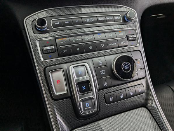 Hyundai Santa Fe IV Рестайлинг с пробегом 2022 года, цена 3 550 000 рублей, 49228 км, внедорожник, Автокод Объявления