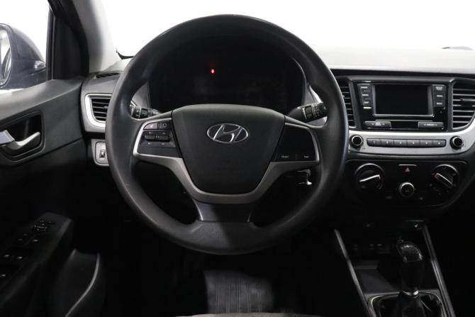 Hyundai Solaris II с пробегом 2018 года, цена 968 000 рублей, 160448 км, седан, Автокод Объявления