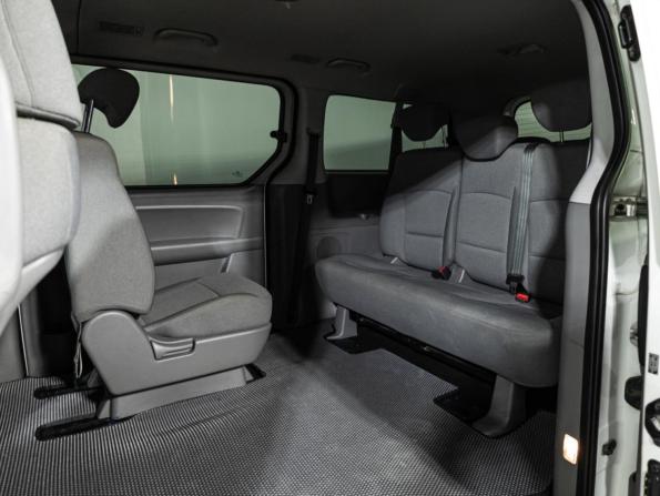 Hyundai H-1 II Рестайлинг 2 с пробегом 2021 года, цена 2 799 585 рублей, 111884 км, минивэн, Автокод Объявления