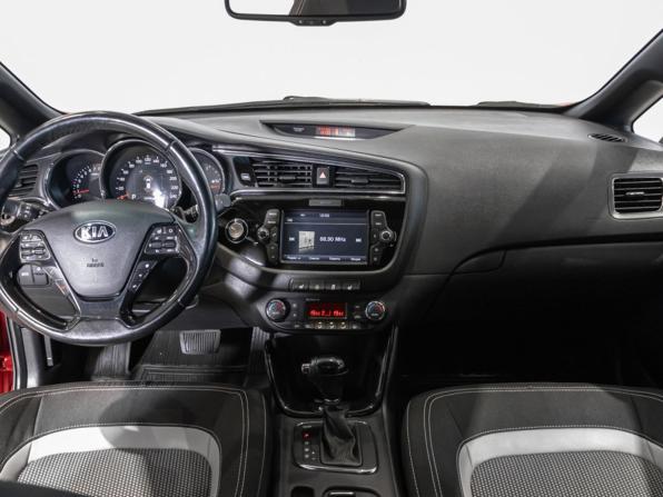 Kia Ceed II Рестайлинг с пробегом 2015 года, цена 1 296 900 рублей, 149460 км, хэтчбек, Автокод Объявления