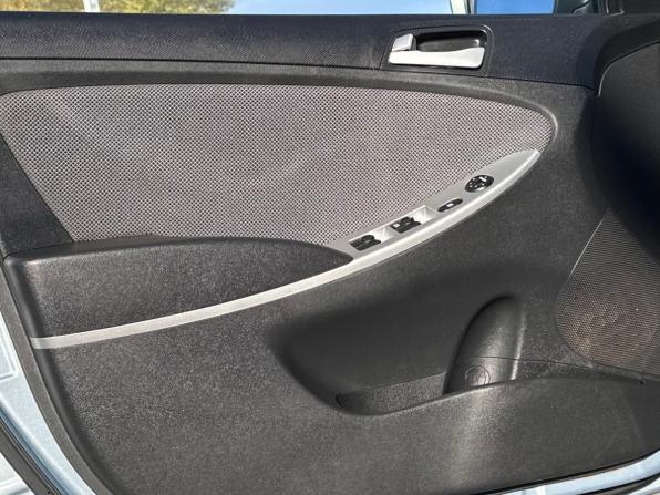 Hyundai Solaris I с пробегом 2012 года, цена 595 000 рублей, 190666 км, седан, Автокод Объявления