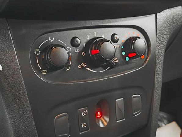 Renault Sandero II с пробегом 2014 года, цена 719 000 рублей, 143859 км, хэтчбек, Автокод Объявления