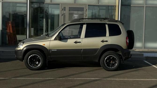 Chevrolet Niva I Рестайлинг с пробегом 2010 года, цена 430 000 рублей, 217432 км, внедорожник, Автокод Объявления
