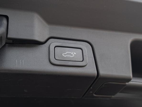 Land Rover Range Rover Evoque I Рестайлинг с пробегом 2017 года, цена 2 498 000 рублей, 75393 км, внедорожник, Автокод Объявления